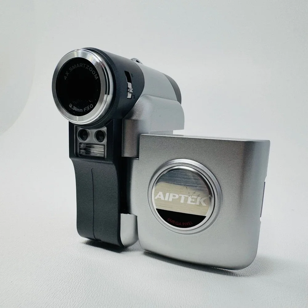 Aiptek DZO-V5T Digital Camcorder 5MP Silver Handheld Video Camera AA Battery